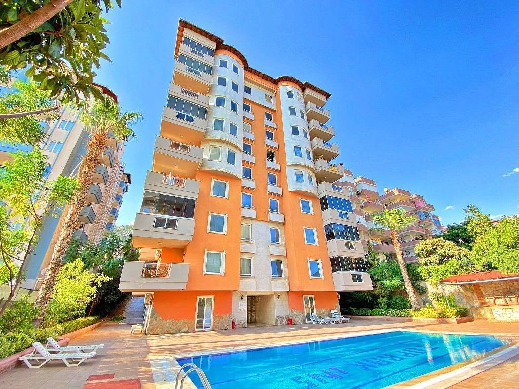Furnished 3-room apartment for sale in the center of Alanya